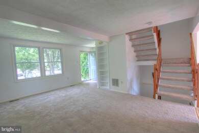 8321 Mary Lee Ln, Laurel, MD 20723 - photo 4