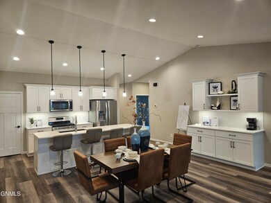 2502 34th Ave SE, Mandan, ND 58554 - photo 2