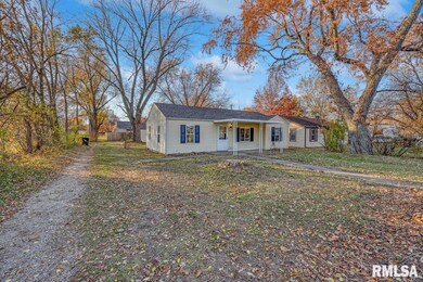 201 Connecticut St, Washington, IL 61571 - photo 2