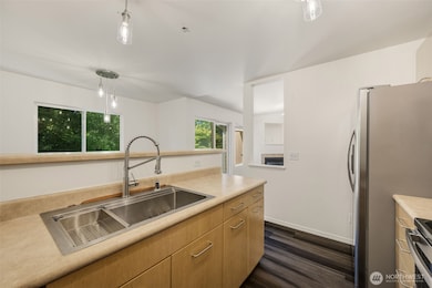 710 240th Way SE unit J302, Sammamish, WA 98074 - photo 6
