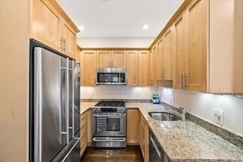 76 Sewall Ave unit B, Brookline, MA 02446 - photo 6