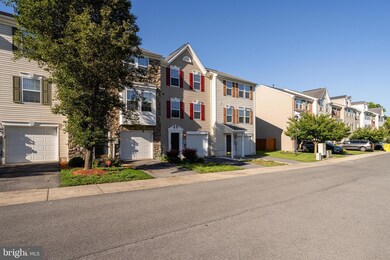 325 Scarboro Dr, Bunker Hill, WV 25413 - photo 2