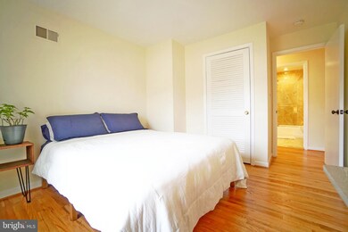 15505 Norman Dr, North Potomac, MD 20878 - photo 5