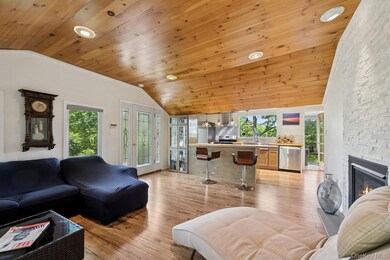 8 Towle Place, Glen Cove, NY 11542 - photo 4