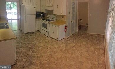 9195 Vermillion Ct, La Plata, MD 20646 - photo 5