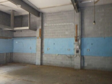 1324 W 1st St, Anderson, IN 46016 - photo 2