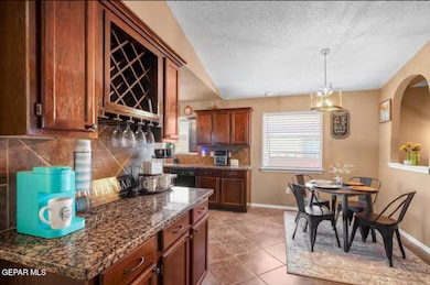 14267 Desert Cactus Dr, Horizon City, TX 79928 - photo 6