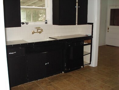 1900 Avenue M, Bay City, TX 77414 - photo 6