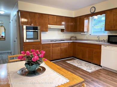 Kitchen /dining
