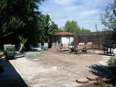 875 Gilman Rd, Medford, OR 97504 - photo 3