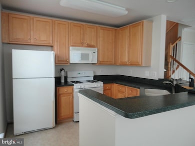 11226 Edson Park Place unit 21, Rockville, MD 20852 - photo 2