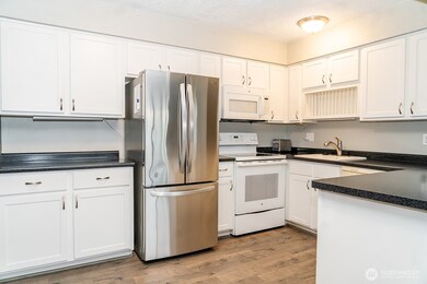 2005 Tibbetts Dr unit 305, Longview, WA 98632 - photo 4