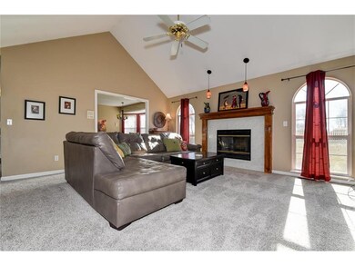 915 SW Georgetown Dr, Lees Summit, MO 64082 - photo 3