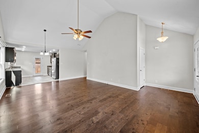 250 Azalea Dr, Oak Grove, KY 42262 - photo 6