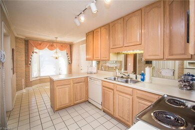 1957 Eastchester Dr unit A, High Point, NC 27265 - photo 3