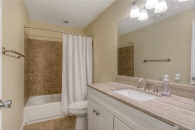 707 Washington Ave SE, Orting, WA 98360 - photo 2