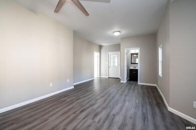 1014 S 3rd St, Pekin, IL 61554 - photo 7