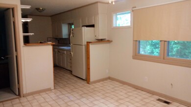 2016 S Village Ln, Bolivar, MO 65613 - photo 4