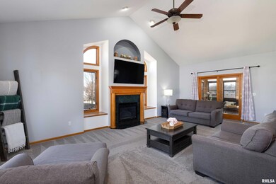 5135 Fillmore Ct, Davenport, IA 52806 - photo 5