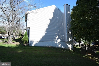 19045 Partridge Wood Dr, Germantown, MD 20874 - photo 2