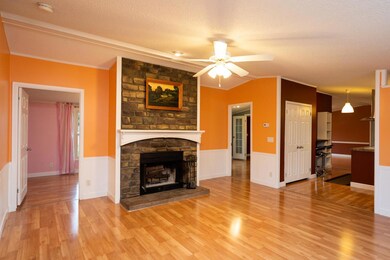 1760 Cobblestone Dr, Harrisonburg, VA 22801 - photo 2