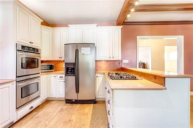 5873 Douglas St, Pittsburgh, PA 15217 - photo 7