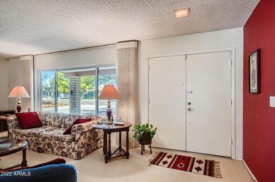 07 Foyer