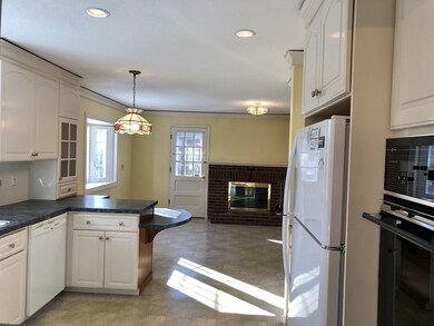 68 Banbury Ln, Holden, MA 01520 - photo 4