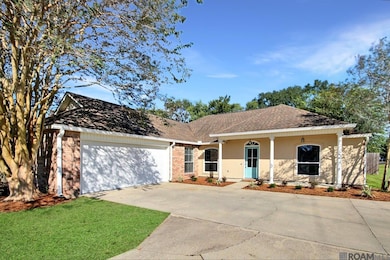 39520 Woodlake Dr, Prairieville, LA 70769 - photo 2