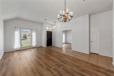 941 Circle View Ln, Denton, TX 76210 - photo 3