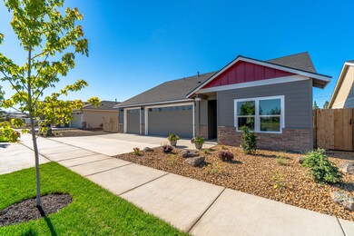 4854 SW Zenith Ave, Redmond, OR 97756 - photo 2