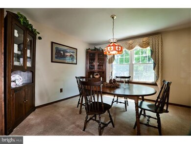 1803 Dutchmans Cir, Harleysville, PA 19438 - photo 5