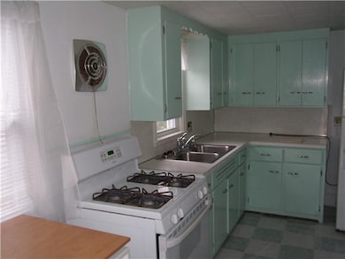 Kitchen. Spacious kitchen.