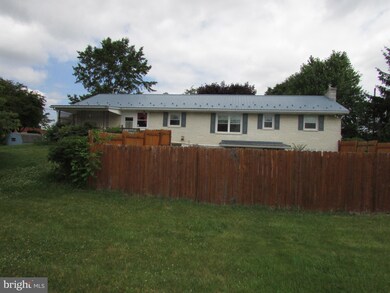 642 Hamilton Ave, Chambersburg, PA 17202 - photo 5