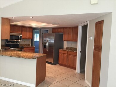 Upgraded Kitchen with Oak Cabinets and Stainless appliances