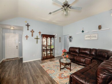 1014 Jefferson St, Alvin, TX 77511 - photo 7