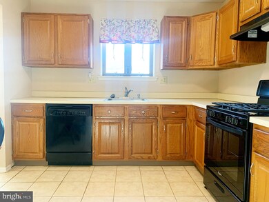 107 Deep Hollow Cir, Columbus, NJ 08022 - photo 5