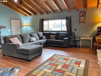 1301 Jordan St, the Dalles, OR 97058 - photo 6