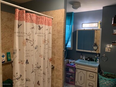 228 N Main St, Taylor, PA 18517 - photo 3