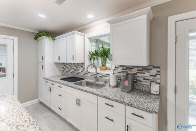 742 Kennilworth Rd SW, Decatur, AL 35603 - photo 6