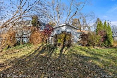 10490 Green Rd, Goodrich, MI 48438 - photo 4