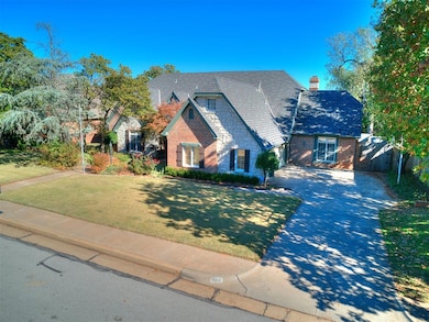 View of front facade featuring a front yard