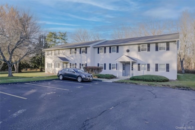 3 Locust Ct unit D, Fishkill, NY 12524 - photo 3