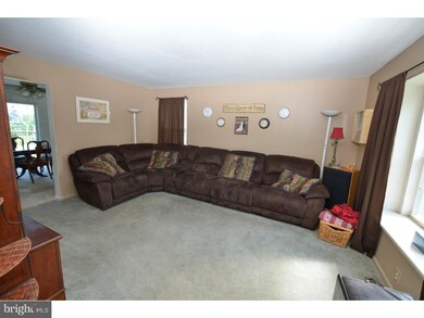 141 Dawn Dr, Lansdale, PA 19446 - photo 4