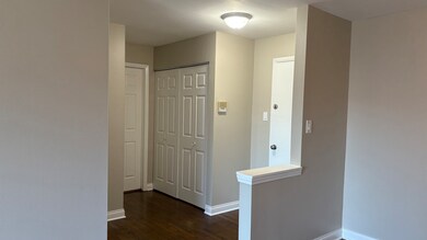 8808 N Leslie Ln unit 2F, Des Plaines, IL 60016 - photo 3