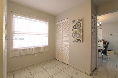 8101 Byron Ave unit 402, Miami Beach, FL 33141 - photo 5