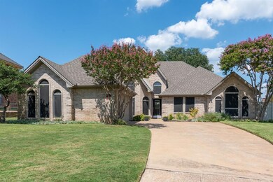 628 Ashley Dr, Hurst, TX 76054 - photo 3