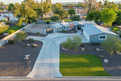 2709 E Clarendon Ave, Phoenix, AZ 85016 - photo 2