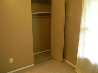 9218 Pagoda Dr, Louisville, KY 40229 - photo 7