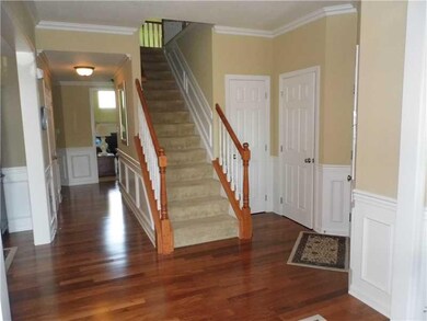 Entry/Foyer. SPARKLING HARDWOOD FLOORS ENHANCE FOY